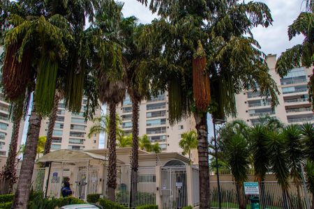 Apartamento à venda com 208m², 4 quartos e 4 vagas Apartamento à venda com 208m², 4 quartos e 4 vagasFACHADA