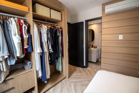 Apartamento à venda com 208m², 4 quartos e 4 vagas Apartamento à venda com 208m², 4 quartos e 4 vagasSUITE 2