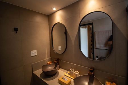 Apartamento à venda com 208m², 4 quartos e 4 vagas Apartamento à venda com 208m², 4 quartos e 4 vagasBANHEIRO DA SUITE 3 COBERTURA