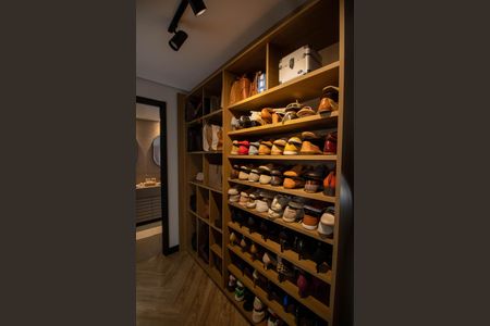 Apartamento à venda com 208m², 4 quartos e 4 vagas Apartamento à venda com 208m², 4 quartos e 4 vagasCLOSET DA SUITE 3 COBERTURA