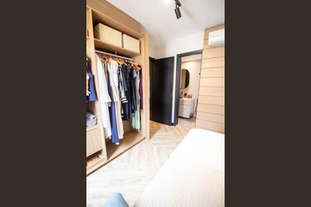 Apartamento à venda com 208m², 4 quartos e 4 vagas Apartamento à venda com 208m², 4 quartos e 4 vagasSUITE 2