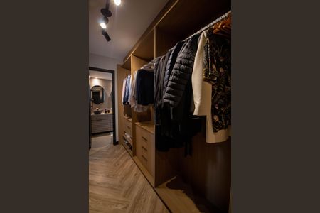 Apartamento à venda com 208m², 4 quartos e 4 vagas Apartamento à venda com 208m², 4 quartos e 4 vagasCLOSET DA SUITE 1