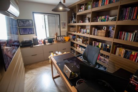 Apartamento à venda com 208m², 4 quartos e 4 vagas Apartamento à venda com 208m², 4 quartos e 4 vagasESCRITÓRIO 2 TÉRREO