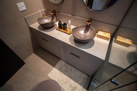 Apartamento à venda com 208m², 4 quartos e 4 vagas Apartamento à venda com 208m², 4 quartos e 4 vagasBANHEIRO DA SUITE 1