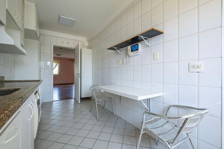 Apartamento para alugar com 125m², 2 quartos e 2 vagasCozinha