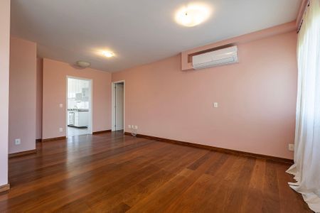 Apartamento para alugar com 125m², 2 quartos e 2 vagasSala