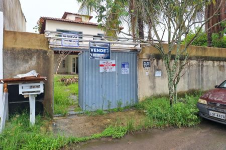 Casa à venda com 239m², 4 quartos e 2 vagasFachada