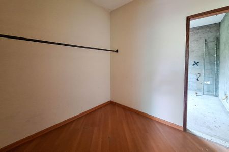 Casa à venda com 239m², 4 quartos e 2 vagasCloset do quarto 4