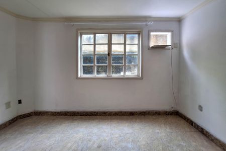 Casa à venda com 239m², 4 quartos e 2 vagasQuarto 1