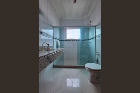 Casa à venda com 239m², 4 quartos e 2 vagasBanheiro