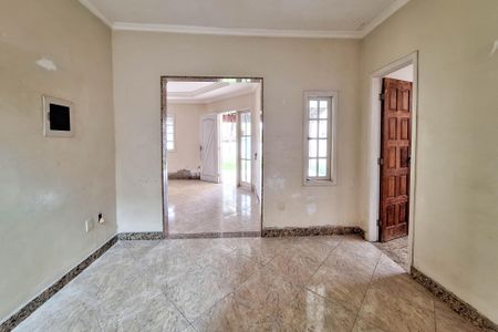 Casa à venda com 239m², 4 quartos e 2 vagasCopa