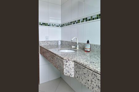 Casa à venda com 239m², 4 quartos e 2 vagasBanheiro