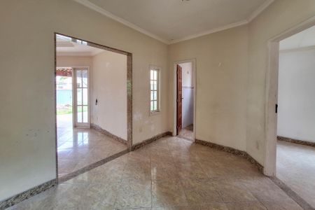 Casa à venda com 239m², 4 quartos e 2 vagasCopa
