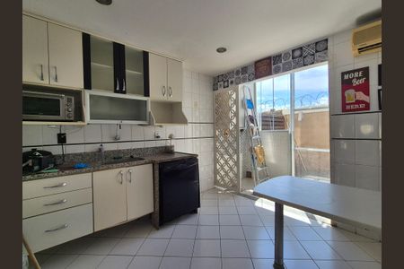 Casa de condomínio à venda com 119m², 4 quartos e 1 vagaCozinha 