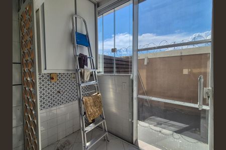 Casa de condomínio à venda com 119m², 4 quartos e 1 vagaÁrea de Serviço 