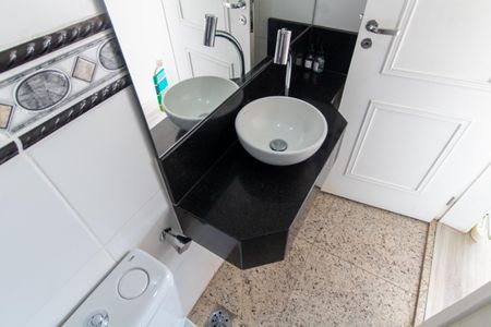 Apartamento à venda com 136m², 3 quartos e 3 vagas Apartamento à venda com 136m², 3 quartos e 3 vagasLavabo