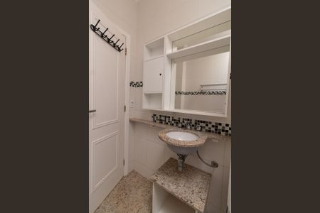 Apartamento à venda com 136m², 3 quartos e 3 vagas Apartamento à venda com 136m², 3 quartos e 3 vagasBanheiro Suíte 2