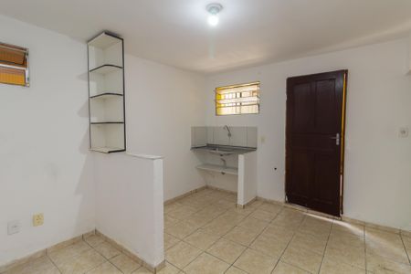 Sala/Cozinha de casa para alugar com 1 quarto, 48m² em Vila Monte Santo, São Paulo