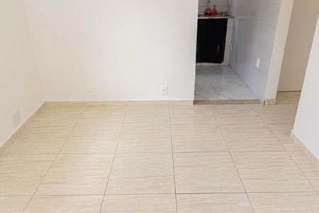 Sala de casa para alugar com 2 quartos, 80m² em Guaratiba, Rio de Janeiro