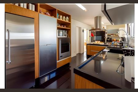 Apartamento para alugar com 4 quartos, 316m² em Vila Romana, São Paulo