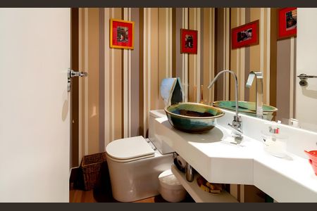 Apartamento para alugar com 316m², 4 quartos e 1 vaga