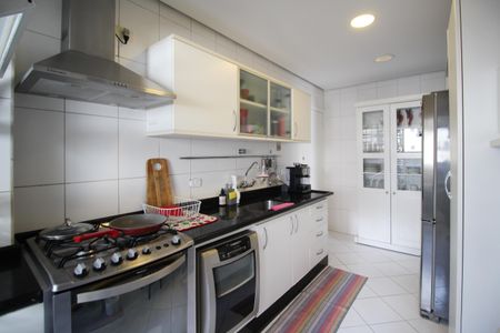 Apartamento para alugar com 110m², 2 quartos e 2 vagasCozinha