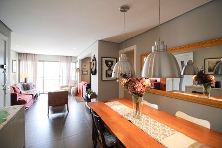 Apartamento para alugar com 110m², 2 quartos e 2 vagasSala