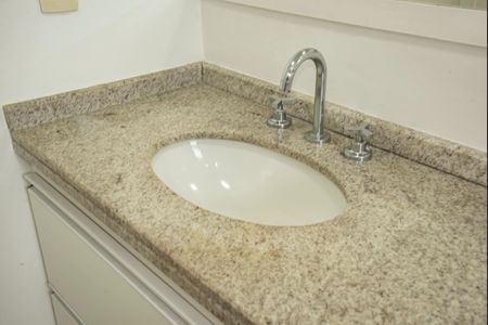 Apartamento à venda com 104m², 3 quartos e 2 vagasBanheiro da Suíte