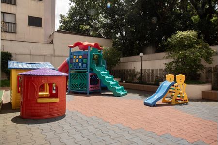 Apartamento à venda com 104m², 3 quartos e 2 vagasÁrea comum - Playground