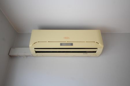 Casa de condomínio à venda com 80m², 3 quartos e 2 vagasAr condicionado