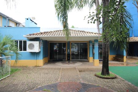 Casa de condomínio à venda com 80m², 3 quartos e 2 vagasÁrea comum - Salão de festas