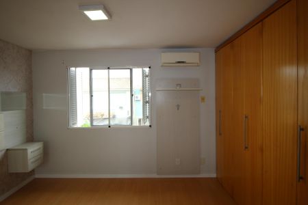 Casa de condomínio à venda com 80m², 3 quartos e 2 vagasSuíte 1