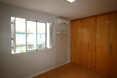 Casa de condomínio à venda com 80m², 3 quartos e 2 vagasSuíte 1