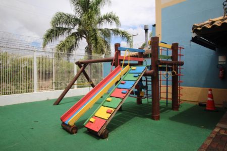 Casa de condomínio à venda com 80m², 3 quartos e 2 vagasÁrea comum - Playground