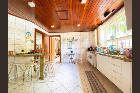 Cozinha  de casa para alugar com 3 quartos, 243m² em Marechal Rondon, Canoas