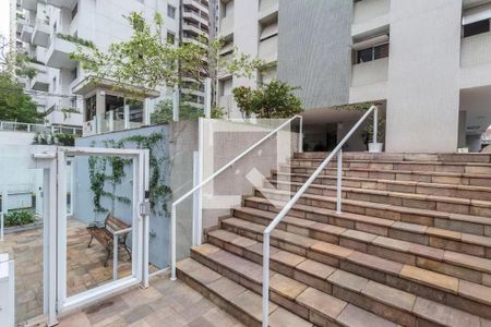 Apartamento à venda com 93m², 2 quartos e 1 vaga Apartamento à venda com 93m², 2 quartos e 1 vagaFachada