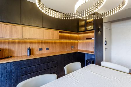 Apartamento à venda com 93m², 2 quartos e 1 vaga Apartamento à venda com 93m², 2 quartos e 1 vagaSala