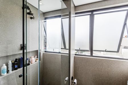 Apartamento à venda com 93m², 2 quartos e 1 vaga Apartamento à venda com 93m², 2 quartos e 1 vagaBanheiro da Suíte