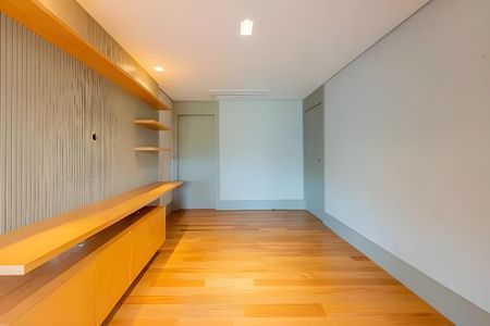 Apartamento para alugar com 250m², 4 quartos e 1 vaga