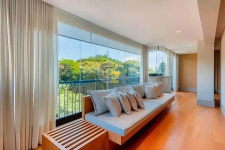 Apartamento para alugar com 250m², 4 quartos e 1 vaga