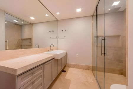 Apartamento para alugar com 250m², 4 quartos e 1 vaga