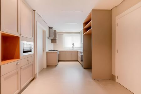 Apartamento para alugar com 250m², 4 quartos e 1 vaga