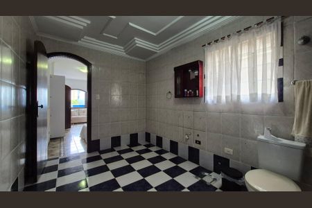 Casa à venda com 180m², 3 quartos e 3 vagas Casa à venda com 180m², 3 quartos e 3 vagasBanheiro