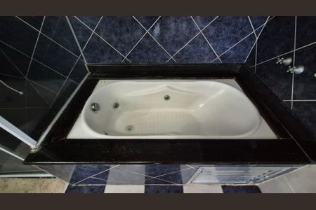 Casa à venda com 180m², 3 quartos e 3 vagas Casa à venda com 180m², 3 quartos e 3 vagasBanheiro