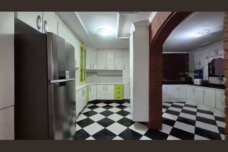 Casa à venda com 180m², 3 quartos e 3 vagas Casa à venda com 180m², 3 quartos e 3 vagasCozinha