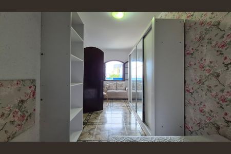 Casa à venda com 180m², 3 quartos e 3 vagas Casa à venda com 180m², 3 quartos e 3 vagasQuarto 2