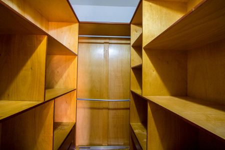 Closet do quarto 1 de apartamento para alugar com 3 quartos, 109m² em Vila Bastos, Santo André