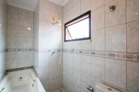 Apartamento para alugar com 109m², 3 quartos e 2 vagasBanheiro do quarto 1