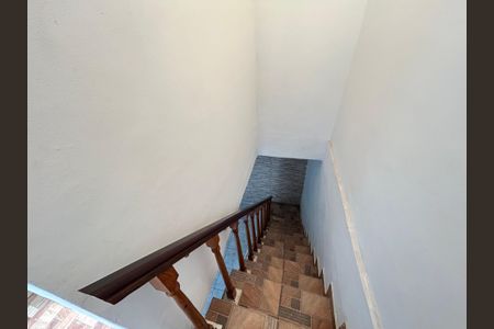 Casa para alugar com 90m², 2 quartos e 1 vagaEscada