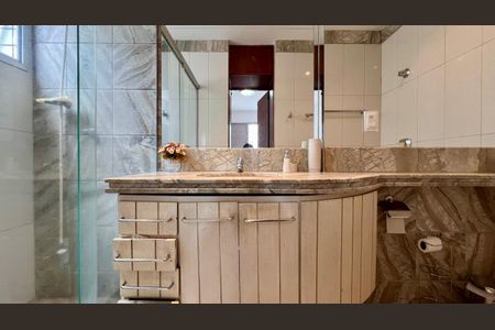 Apartamento à venda com 140m², 3 quartos e 2 vagasbanho